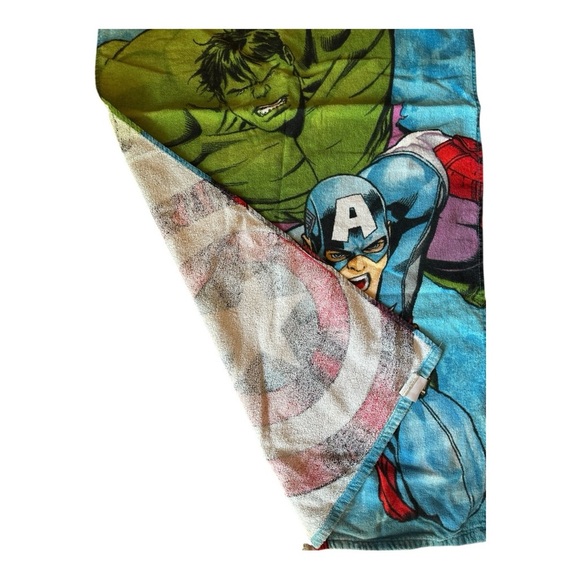 Marvel Heroes Towel with Red, Green, and Blue - Picture 2 of 2